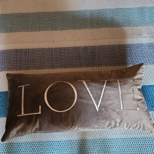 LOVE pillow NO ADDITIONAL DISCOUNT OR SHIPPING DISCOUNTS/ EVERYTHING GOING